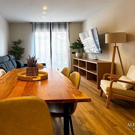 Kuala - Modern With Pool & Parking Apartment